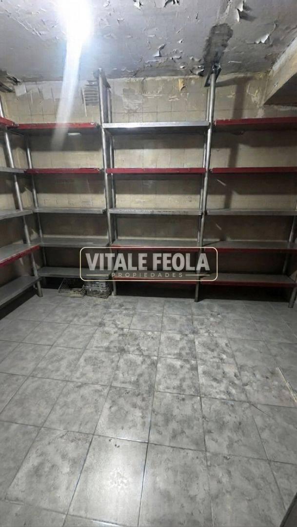 Foto de VENTA LOCAL LINIERS 461m2 2 PLANTAS EN LA MEJOR UBICACION COMERCIAL, imagen 3