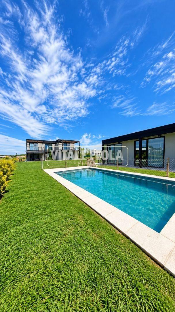 Foto de VENTA CASA MEDAL COUNTRY PILAR 4 DORMS FONDO AL GOLF, imagen 1