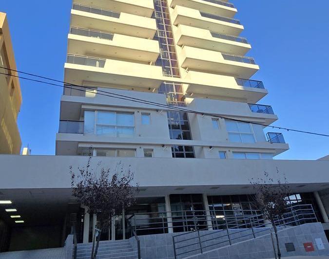 VENTA DEPARTAMENTO DE CATEGORIA 1 DOR BALCON TERRAZA 50 MTS - COCHERA - AMENITIES - VILLA CARLOS PAZ