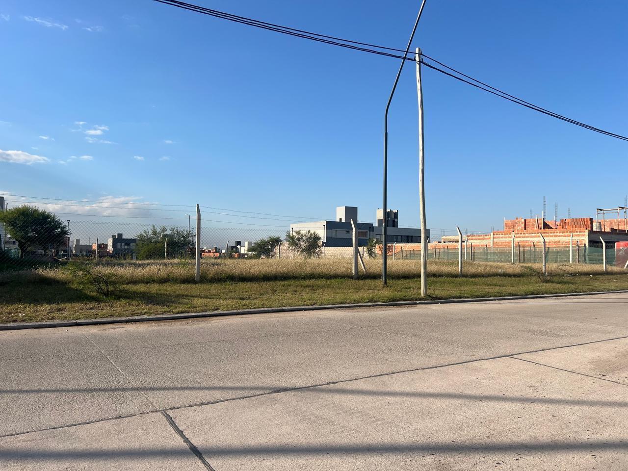 Terreno en Colinas de Manantiales