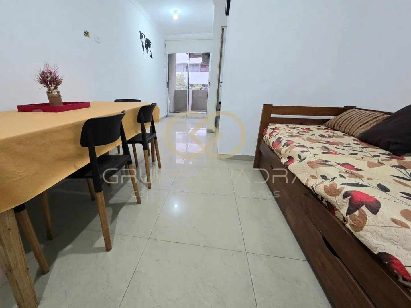 SE VENDE DEPARTAMENTO TOTALMENTE AMOBLADO EN COFICO 5