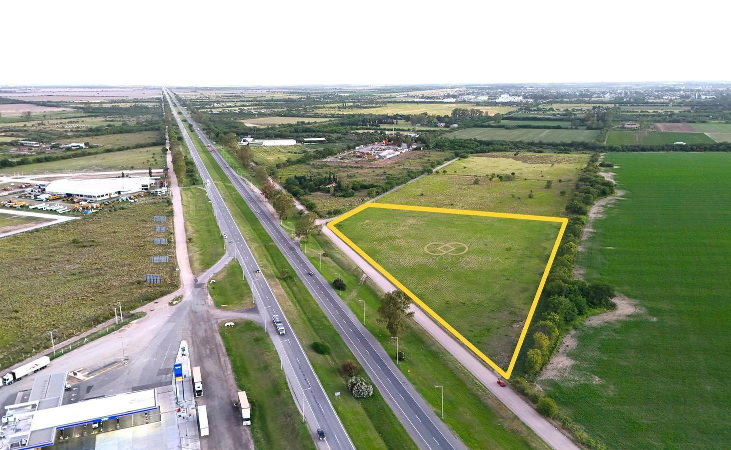 Foto de VENTA LOTE 34.763 m2 SOBRE COLECTORA AUTOPISTA CORDOBA - ROSARIO A 900, imagen 2