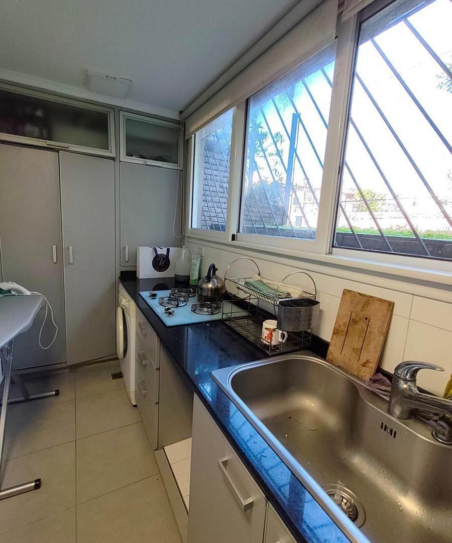 Foto de Departamento Tipo Duplex 3 Ambientes 2 Cocheras Con Terraza y Patio, imagen 3