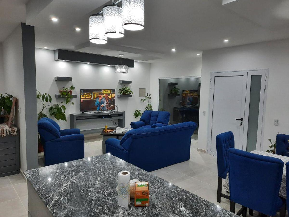 Foto de ¡Oportunidad única!! Venta de moderna casa lista para mudarse 3 Dormitorios con piscina, 260 m, imagen 5