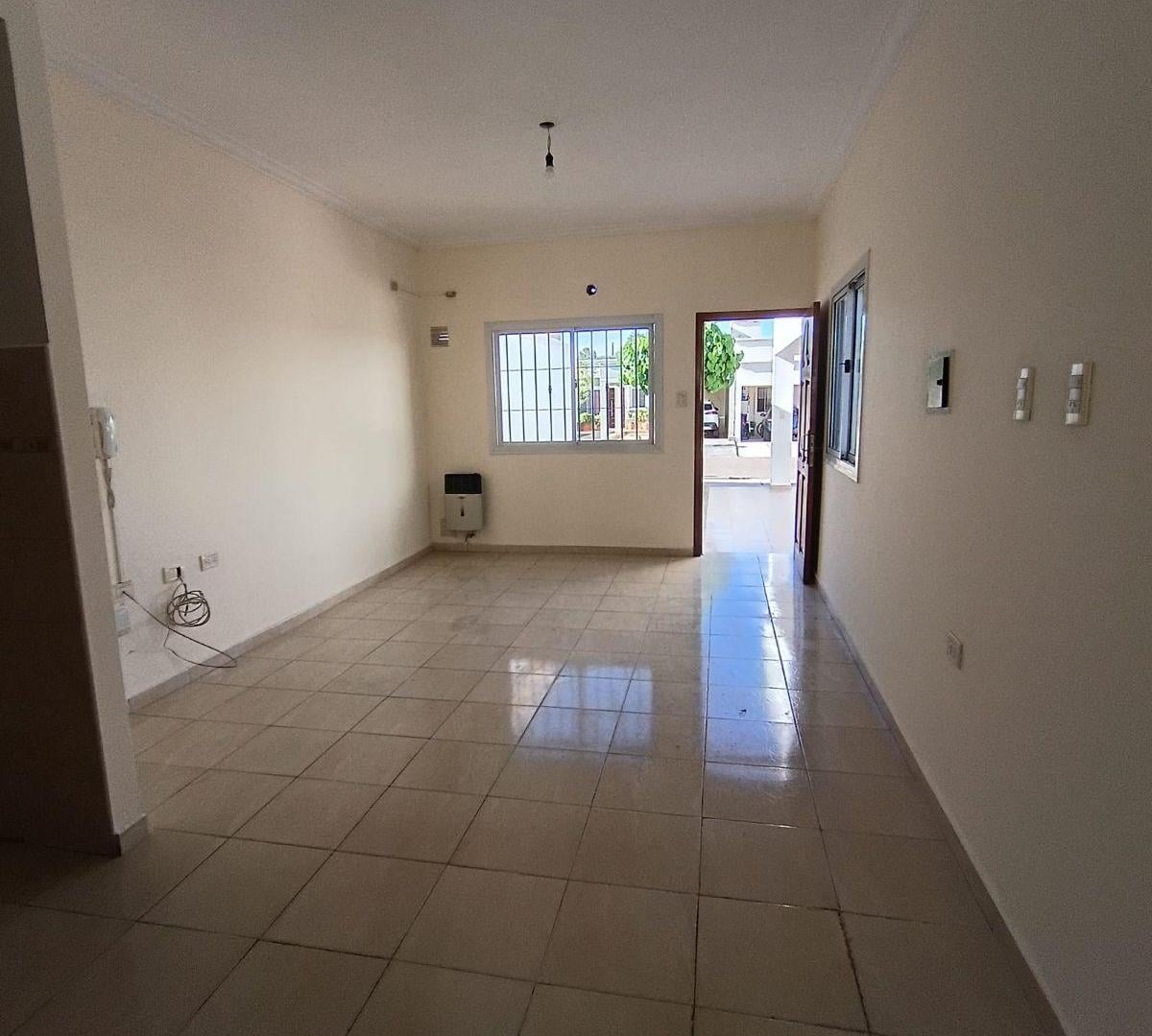 Foto de Alquiler de Casa en Planta Baja en Barrio Privado Las Moras, Guaymallén, imagen 5