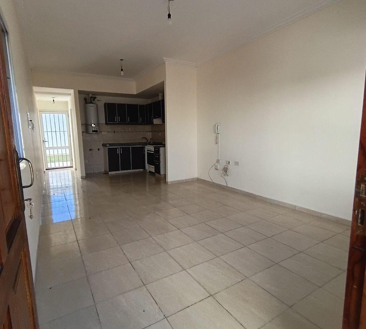 Foto de Alquiler de Casa en Planta Baja en Barrio Privado Las Moras, Guaymallén, imagen 3