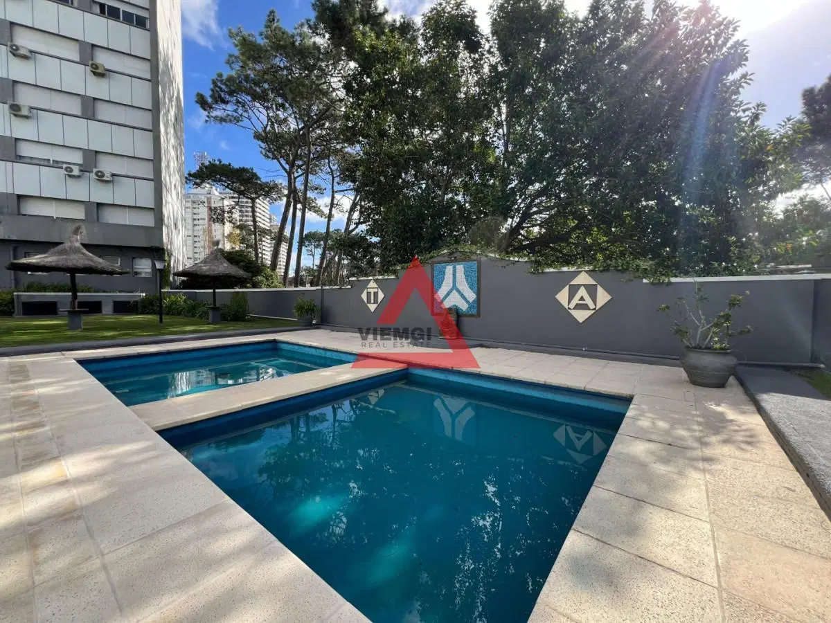 Apartamento en Venta Piso Alto de 2 dormitorios en Roosevelt 2