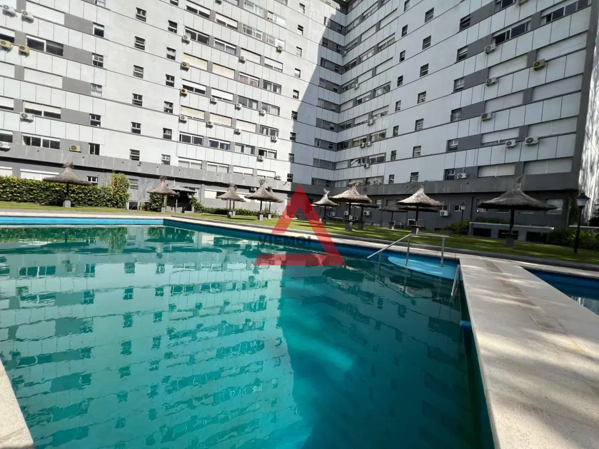 Apartamento en Venta Piso Alto de 2 dormitorios en Roosevelt 1