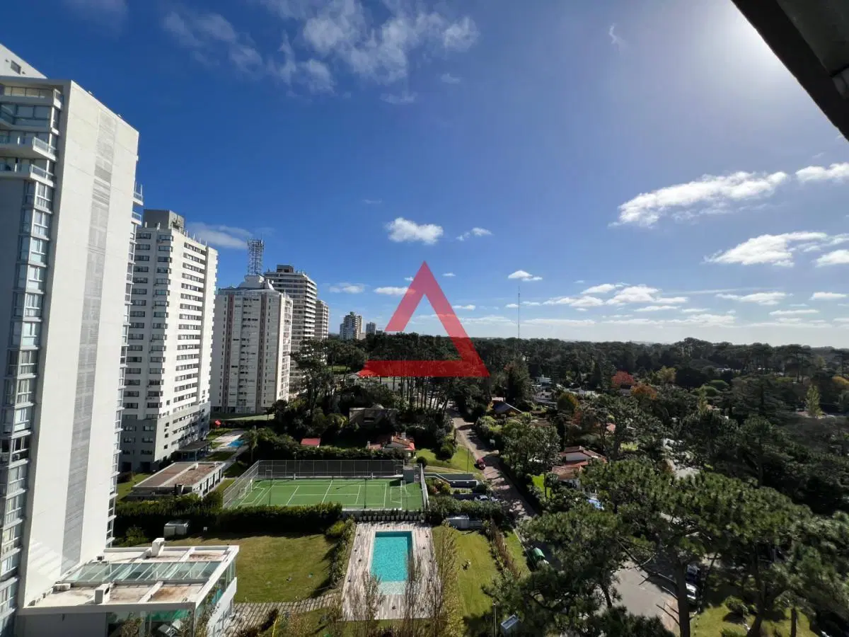 Apartamento en Venta Piso Alto de 2 dormitorios en Roosevelt 4