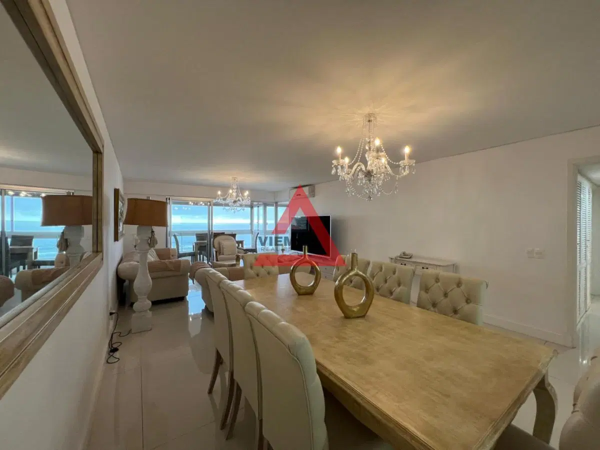 Apartamento 3 dormitorios frente al mar en Mansa, Punta del Este 4