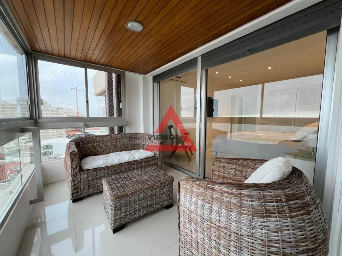 Apartamento 3 dormitorios frente al mar en Mansa, Punta del Este 3