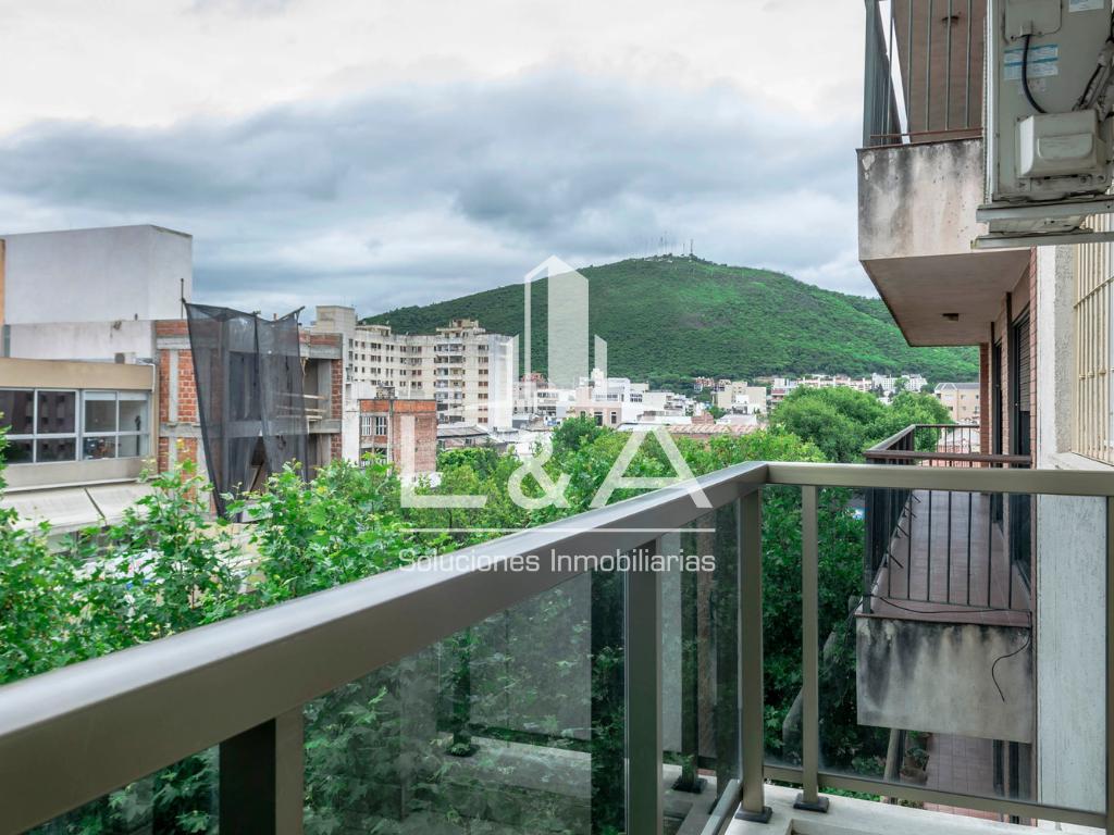 En Venta Hermoso Departamento de 3 Dorm. 5