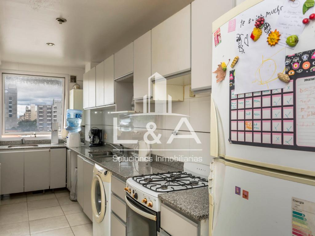 En Venta Hermoso Departamento de 3 Dorm. 4