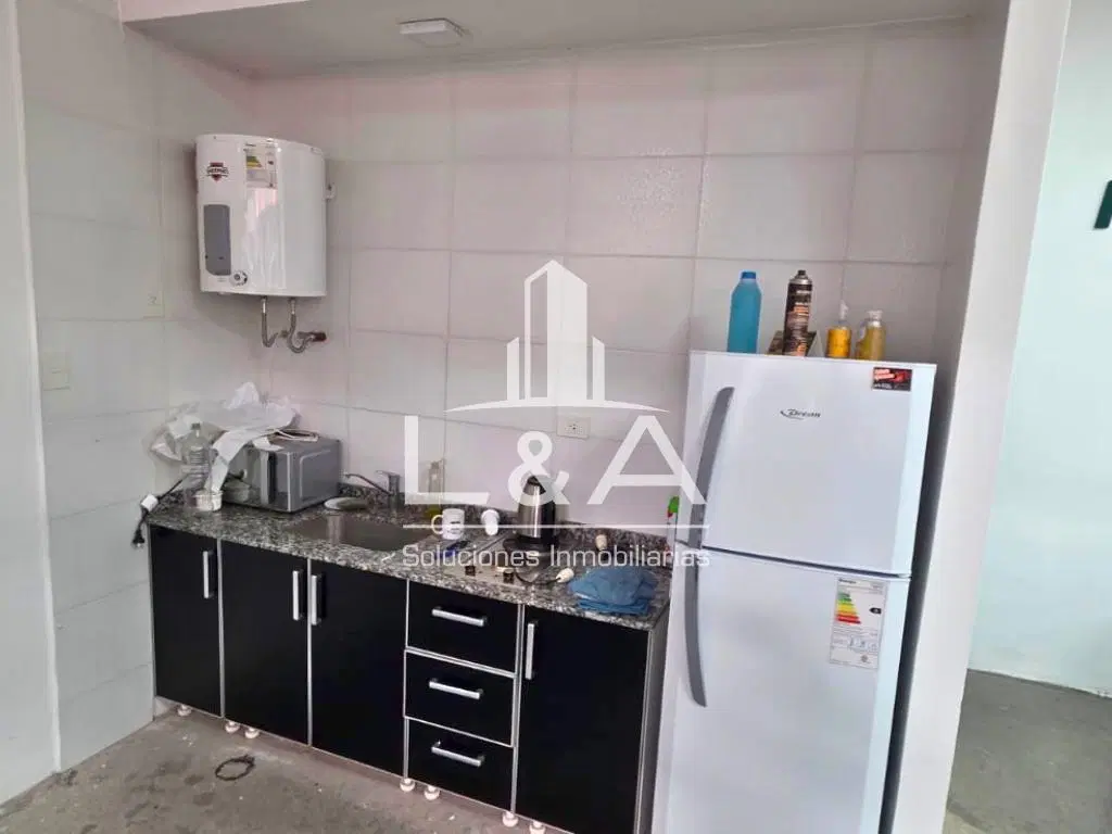 Galpón con salón comercial con 232 m² en alquiler en Salta 5