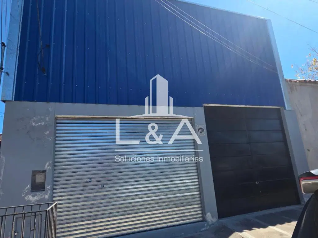 Galpón con salón comercial con 232 m² en alquiler en Salta 3