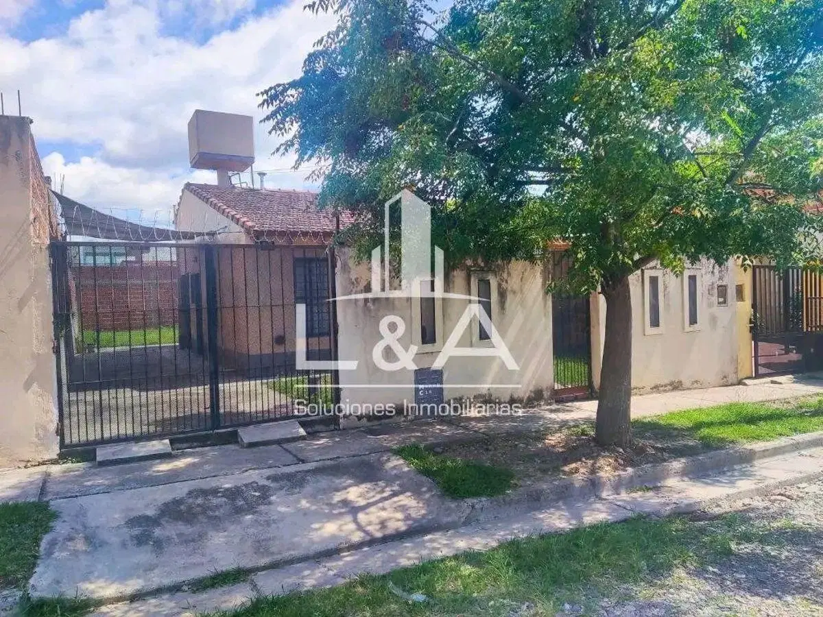 Casa con 2 dormitorios en alquiler en B° El Huaico 5