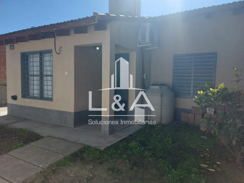 Casa con 2 dormitorios en alquiler en El Huaico 4