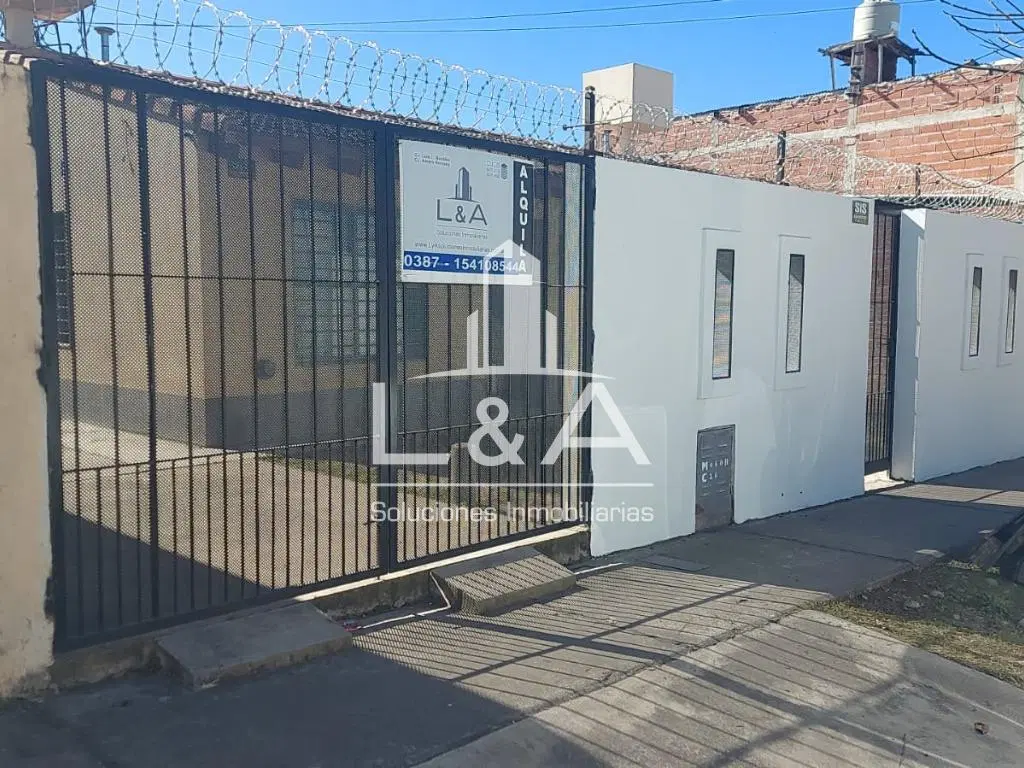 Casa con 2 dormitorios en alquiler en El Huaico 5