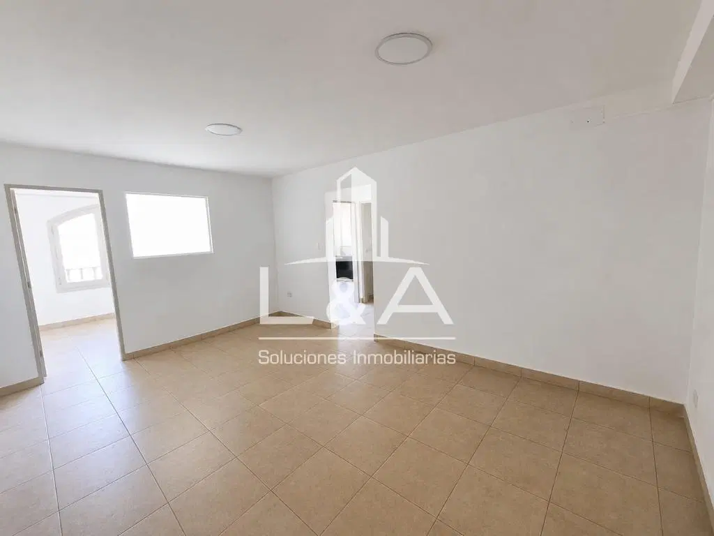 Departamento de 80 m² con 2 dormitorios en alquiler en Centro 2