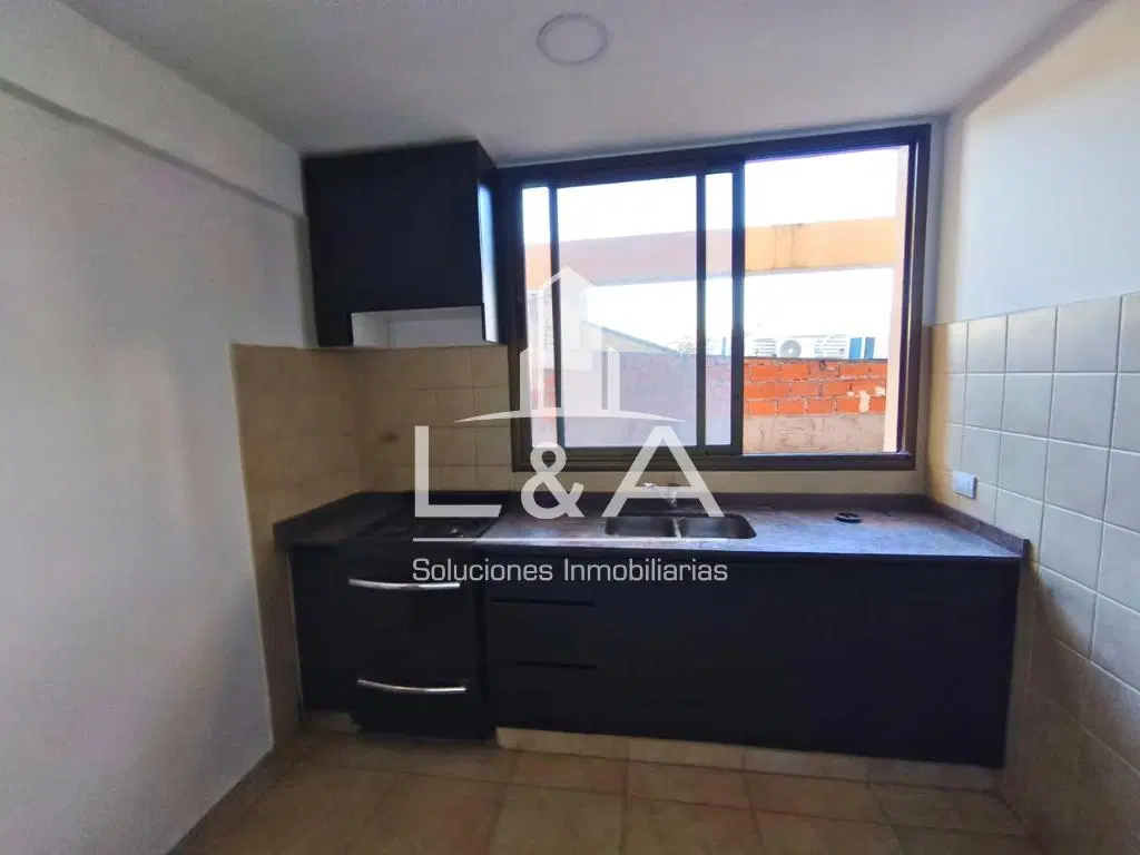 Departamento de 80 m² con 2 dormitorios en alquiler en Centro 5