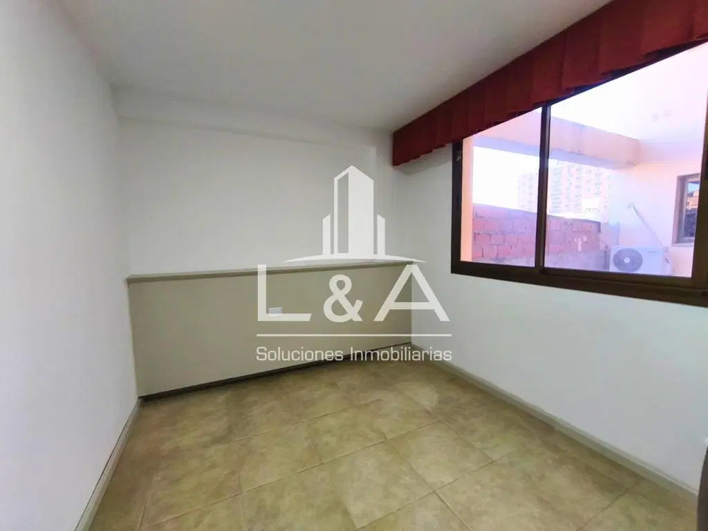 Departamento de 80 m² con 2 dormitorios en alquiler en Centro 3