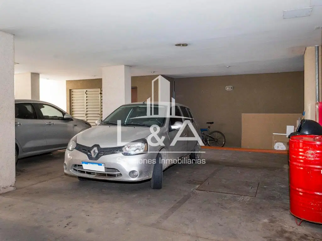 Departamento de 2 dormitorios y cochera en venta en Salta 8