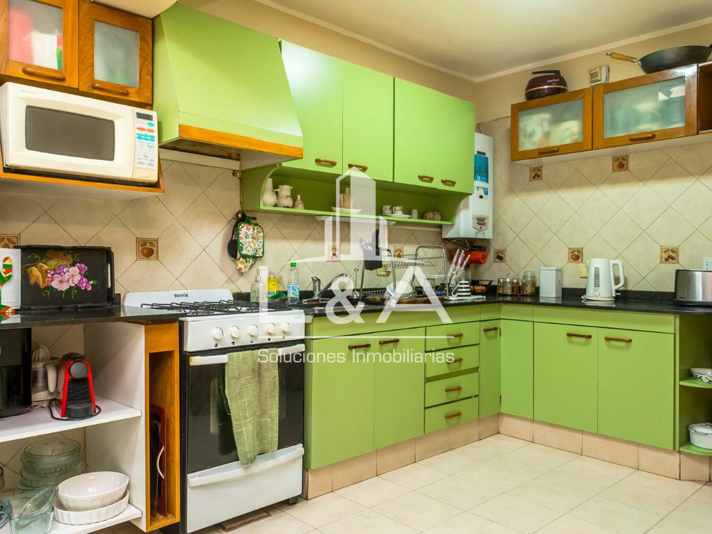 Foto de Casa tipo dúplex en esquina con 3 dormitorios en venta en B° El, imagen 4