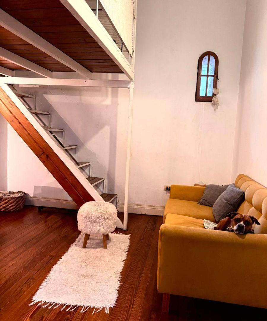 PH EN VENTA DE 3 AMBIENTES EN BOEDO CON ENTREPISOS Y PEQUEÑA TERRAZA