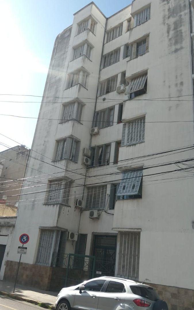 Foto de DEPARTAMENTO EN VENTA DE 2 AMBIENTES EN BALVANERA AMPLIO Y LUMINOSO, imagen 2