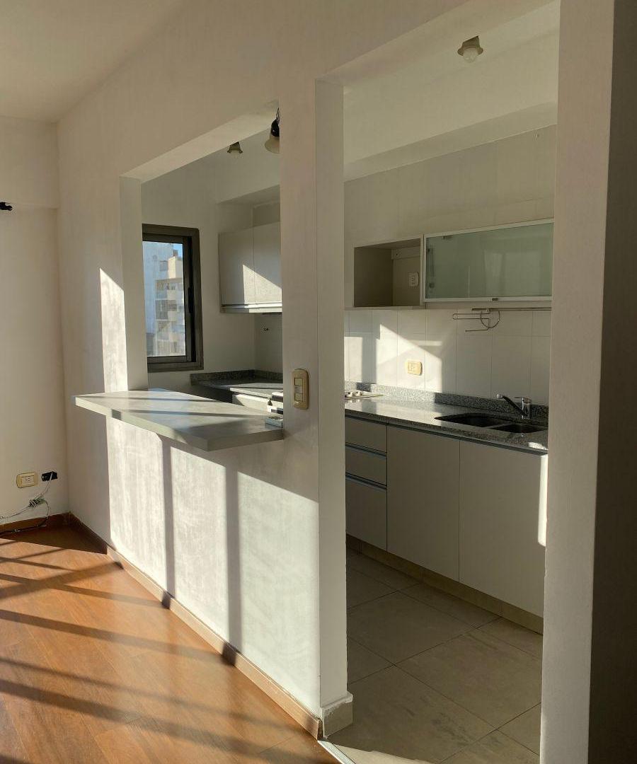 Foto de DEPARTAMENTO EN VENTA DE 2 AMBIENTES EN BOEDO CON BALCON Y COCHERA, imagen 1