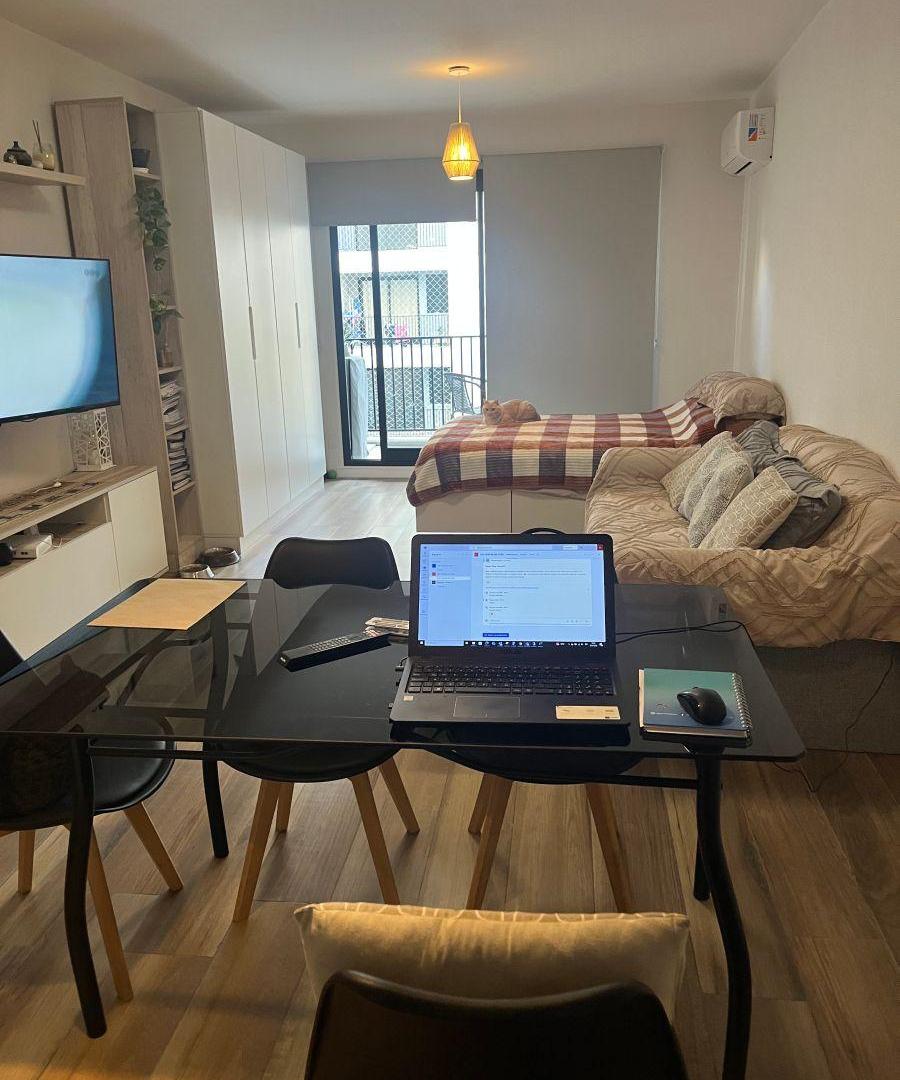 Foto de MONOAMBIENTE EN VENTA DE 34M2 EN SAN CRISTOBAL CON BALCON Y VISTA AL, imagen 2