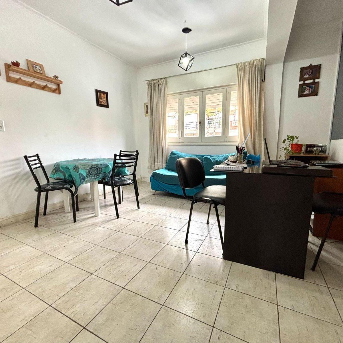 Venta - Depto 2 Dorm. con Patio - Pichincha 3
