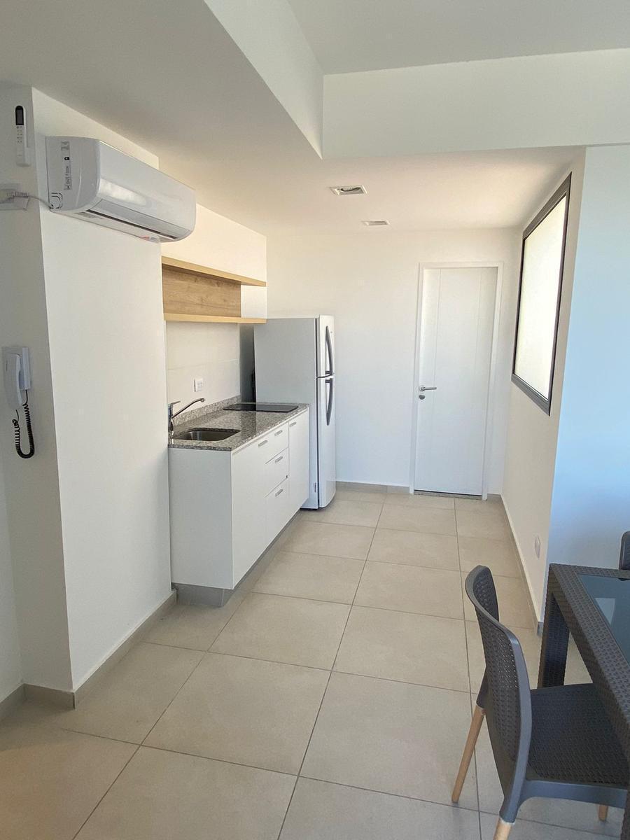 Venta - Depto 3 Dorm. con Patio y Cochera 4