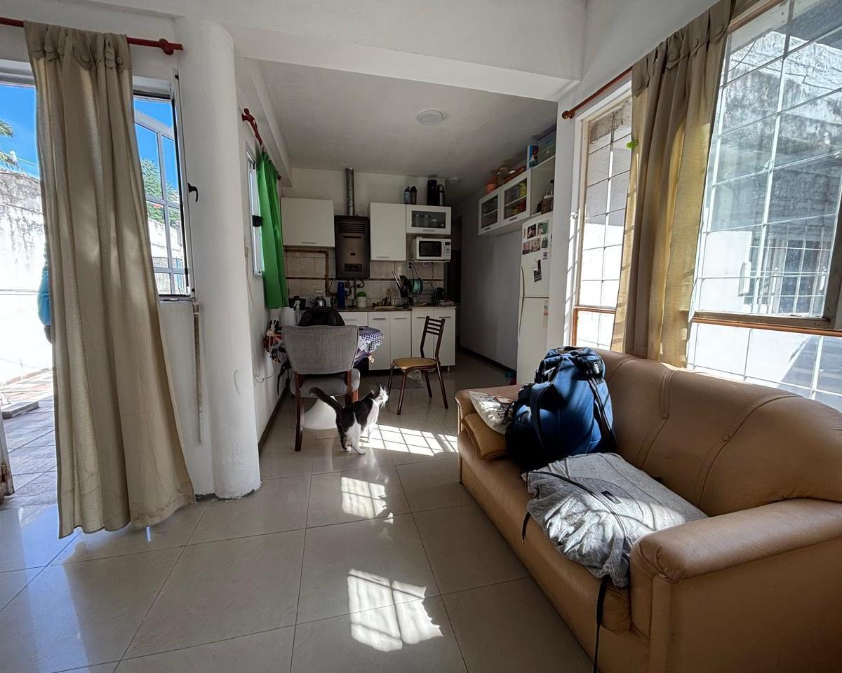 Venta - Pasillo de 2 Dorm + Comodín y Patio 5
