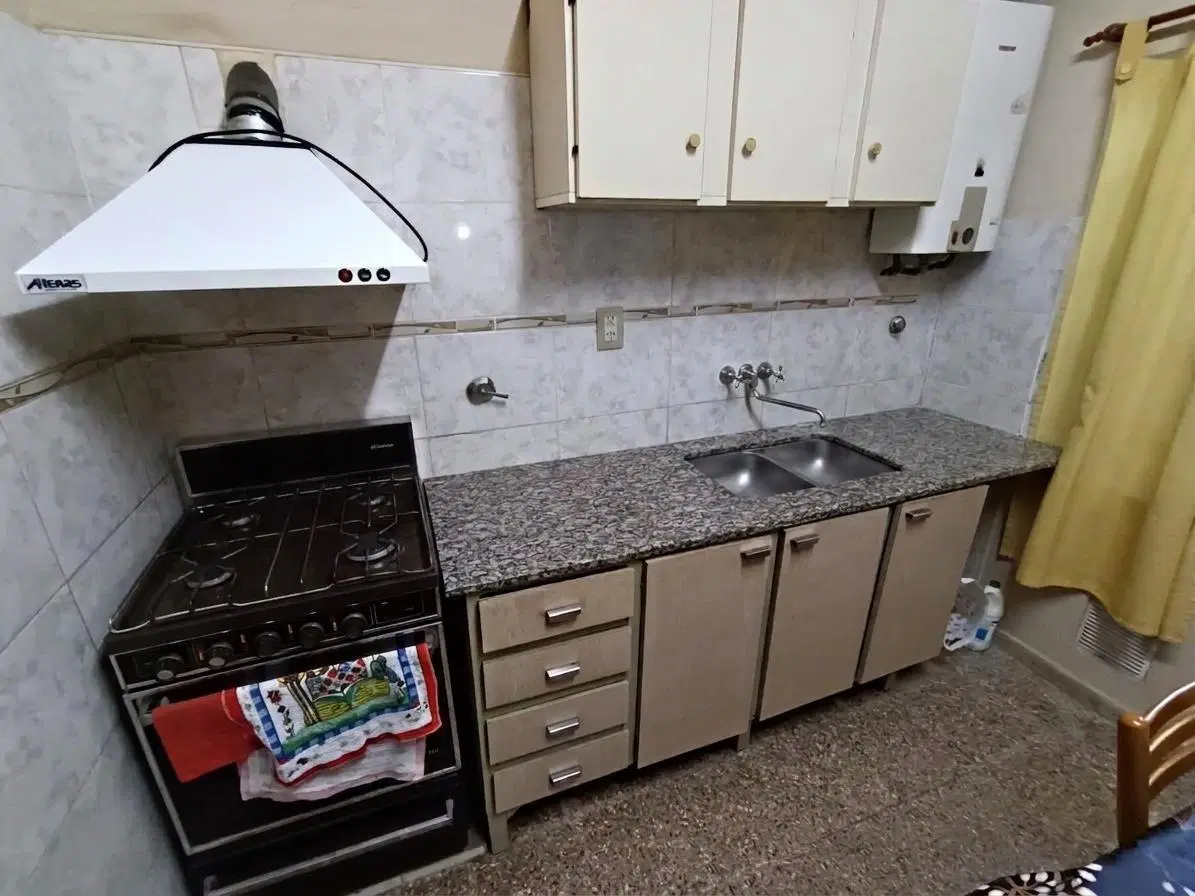 VENTA CASA DE PASILLO 2 DORM - OCAMPO AL 800 (NO PH) 3