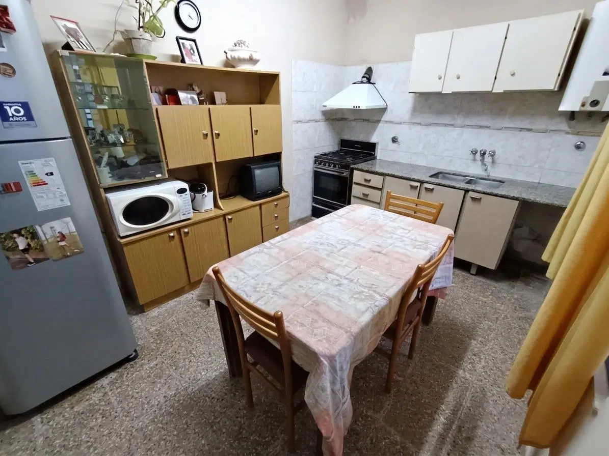 VENTA CASA DE PASILLO 2 DORM - OCAMPO AL 800 (NO PH) 2