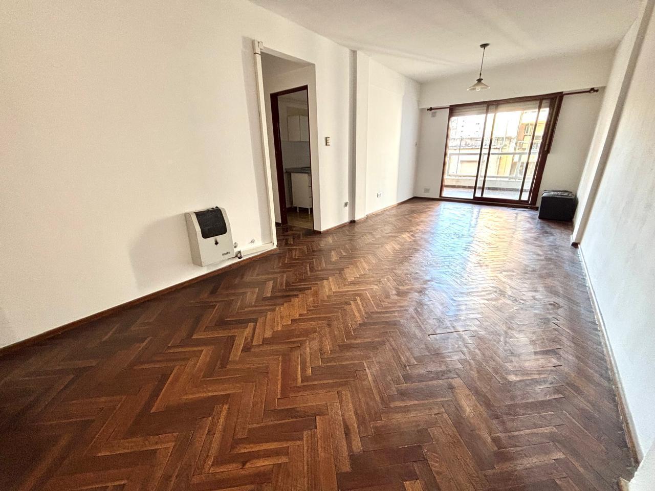Foto de Venta - Departamento de 2 dormitorios con dos balcones, imagen 4
