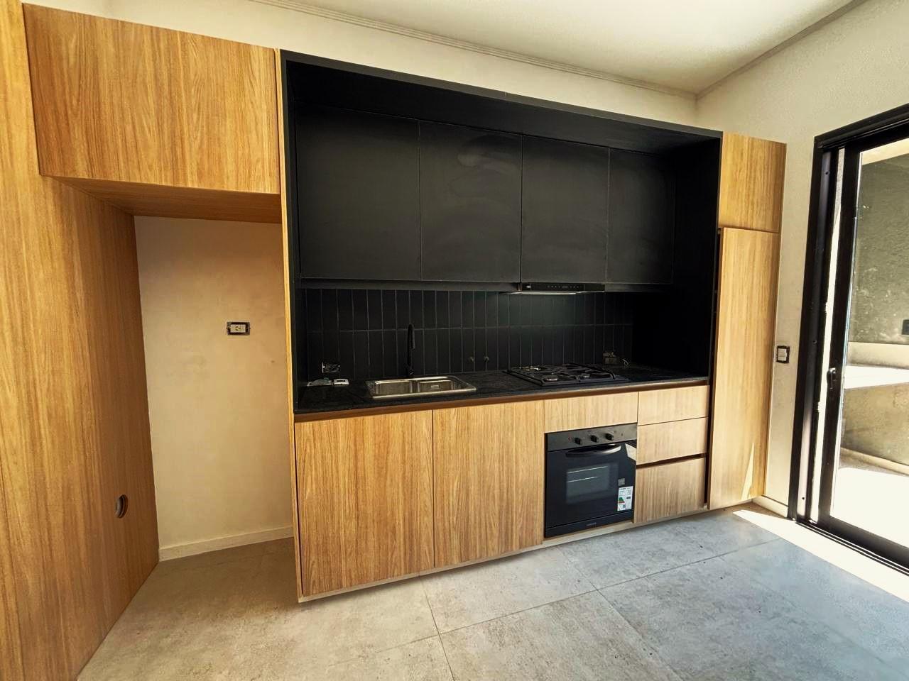 Foto de VENTA! CASA DE PASILLO EN ZONA RIO., imagen 4