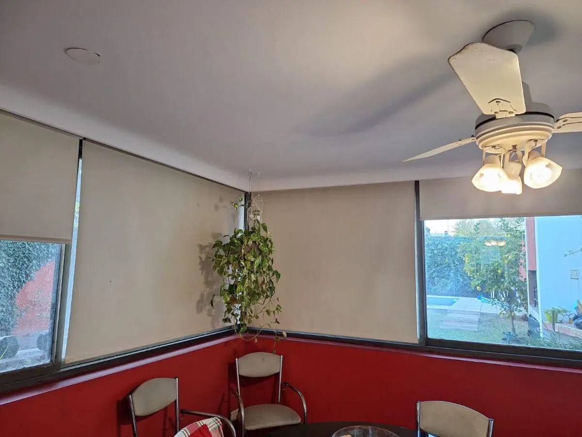 INMOBILIARIA SUAREZ & ORTEGA VENDE CASA APTA VIVIENDA / OFICINA
CALLE AGUADO 339, CIUDAD 8