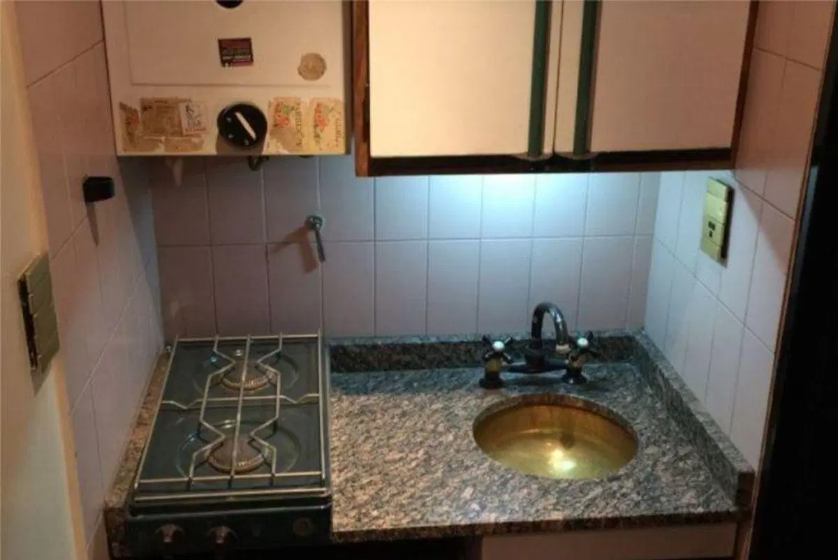 INMOBILIARIA SUAREZ & ORTEGA ALQUILA OFICINA
Av. San Martin 925, 2do. Piso Ciudad de Mendoza 4