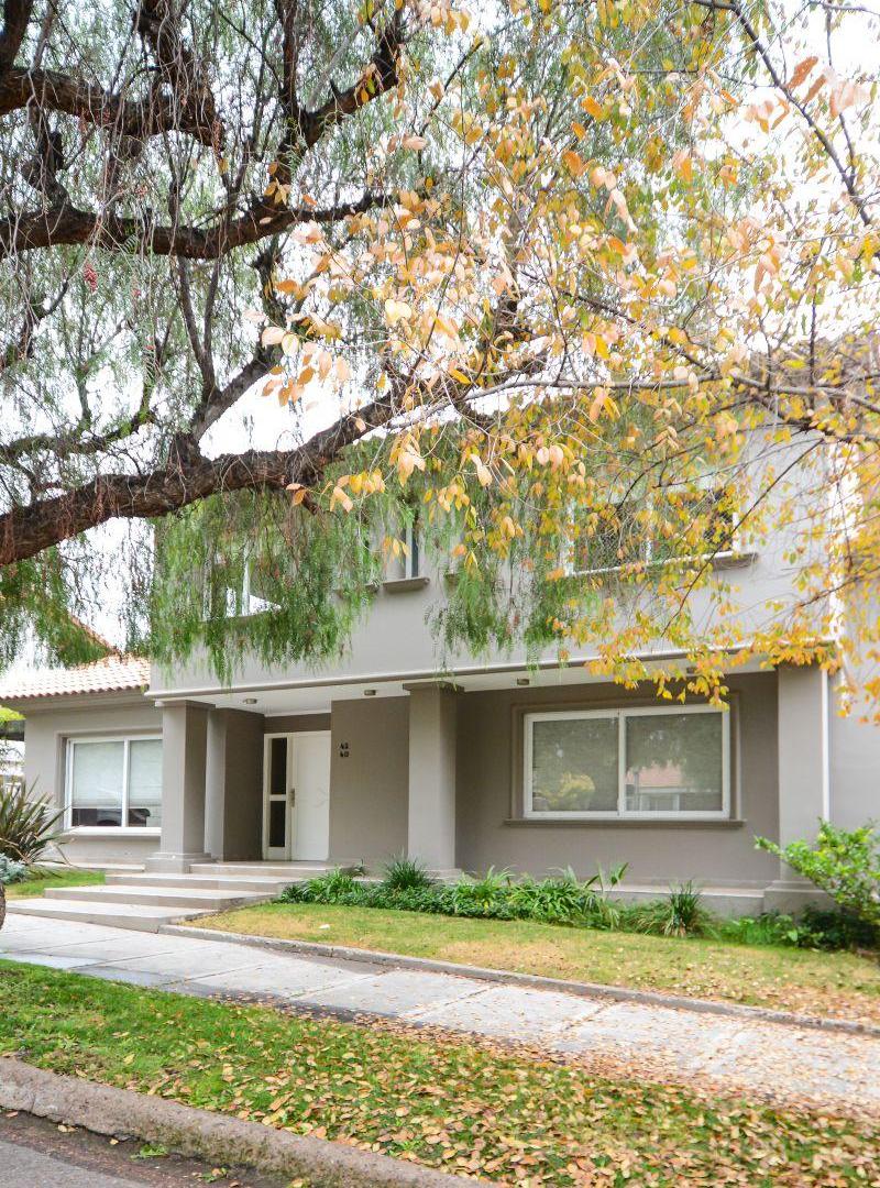 INMOBILIARIA SUAREZ Y ORTEGA VENDE
B° DALVIAN calle CERRO LAS COLINAS