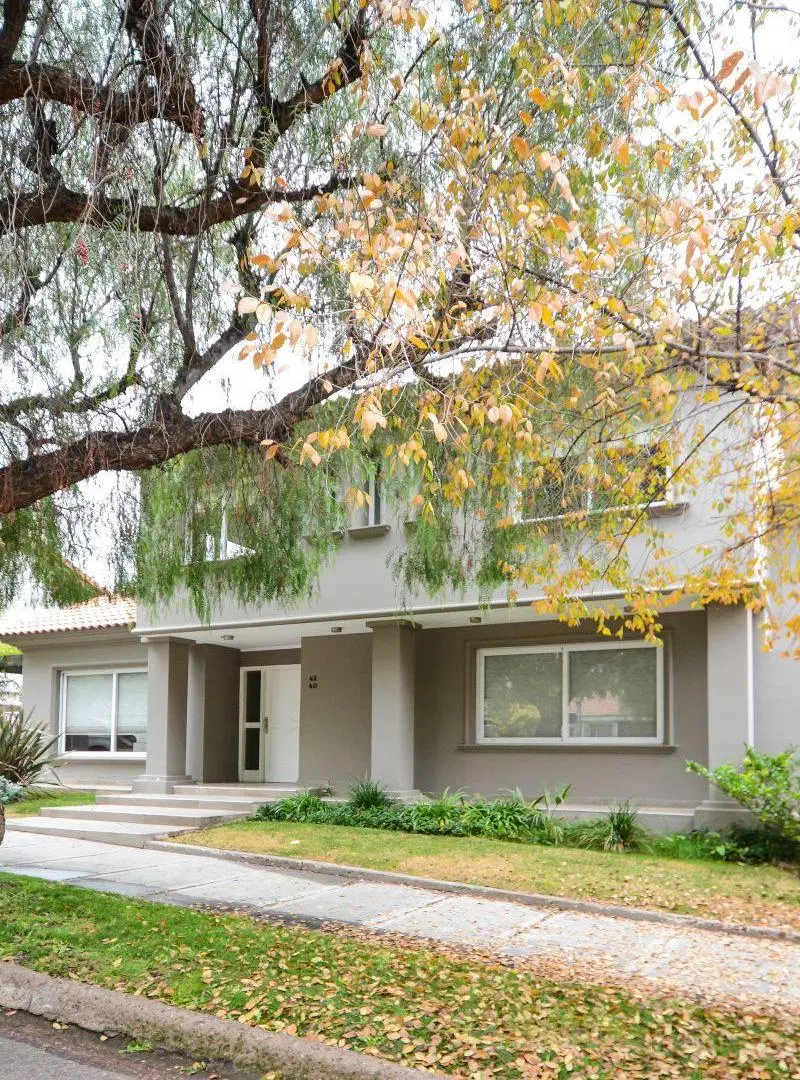 INMOBILIARIA SUAREZ Y ORTEGA VENDE
B° DALVIAN calle CERRO LAS COLINAS 2