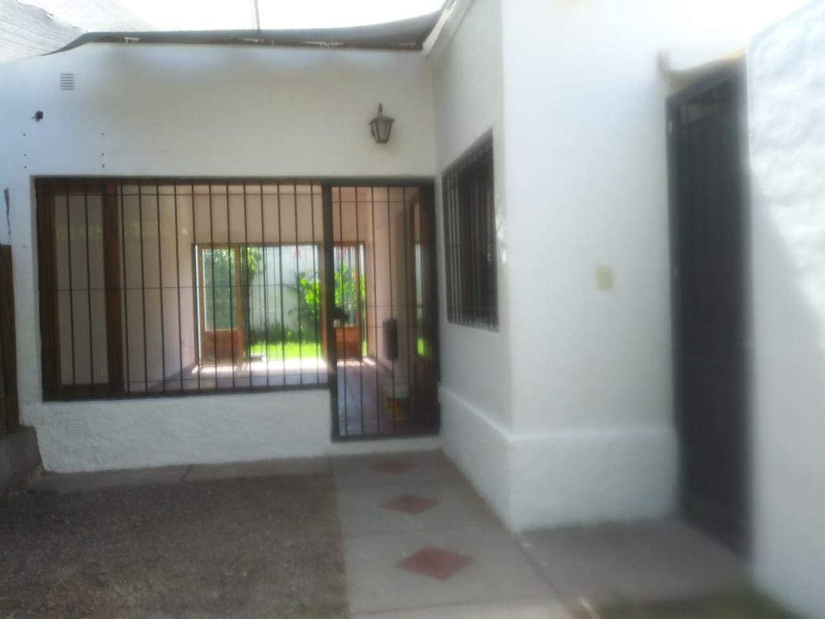 Foto de INMOBILIARIA SUAREZ & ORTEGA ALQUILA CASA EN CHACRAS DE CORIA LUJAN DE, imagen 3