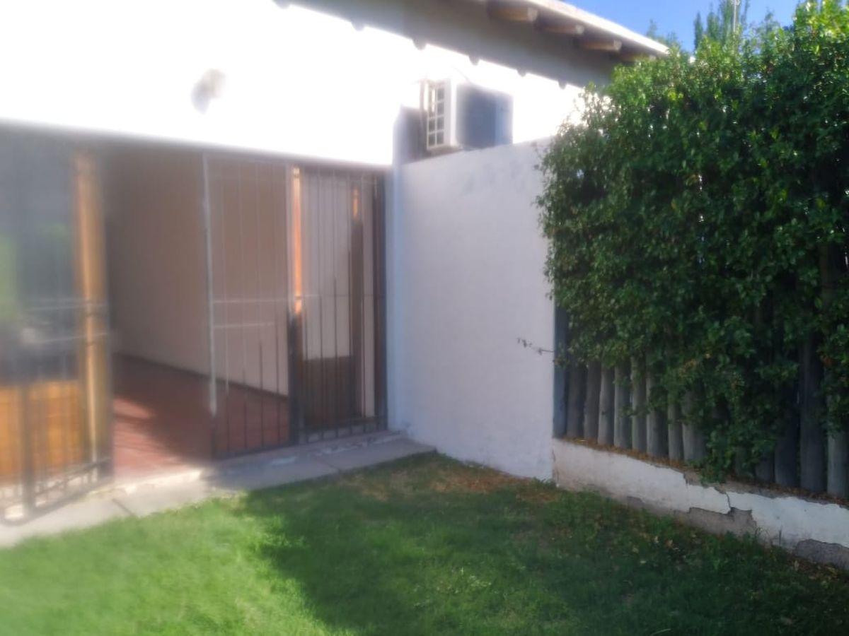 Foto de INMOBILIARIA SUAREZ & ORTEGA ALQUILA CASA EN CHACRAS DE CORIA LUJAN DE, imagen 1