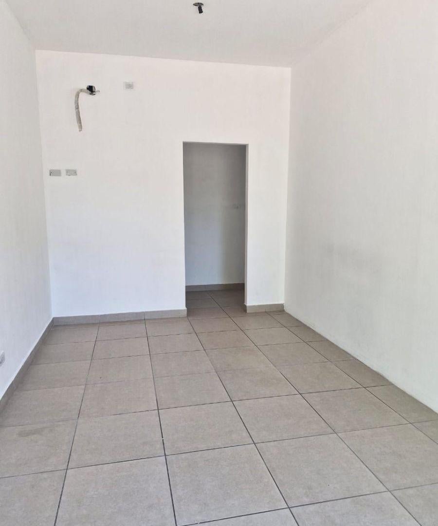 Foto de MONICA ORTEGA INMOBILIARIA ALQUILA LOCAL Calle Juan Gualberto Godoy, imagen 5