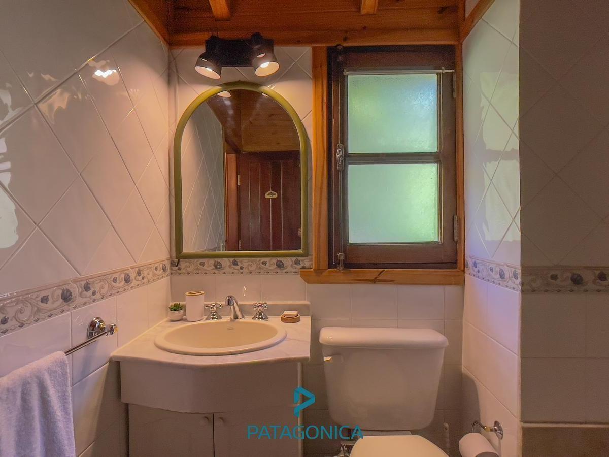 Venta Casa Costa de Lago de 80 m² Sobre Terreno de 500 m², Villa La Angostura 2
