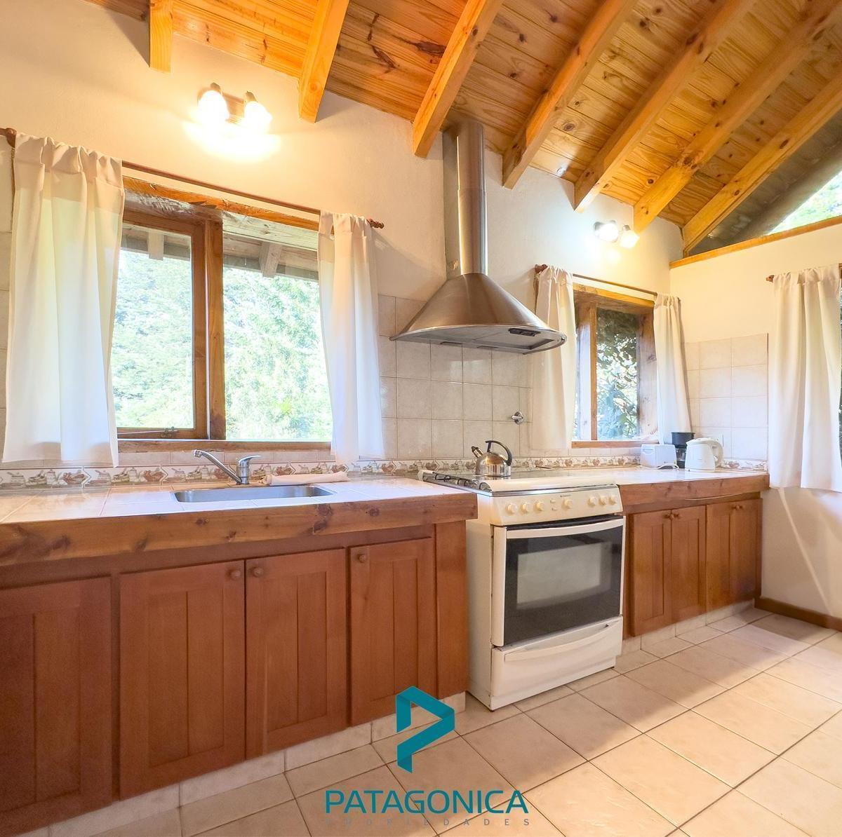 Venta - Casa 154 m² Sobre Lote de 1200 m² - Barrio Epulaufquen. 3