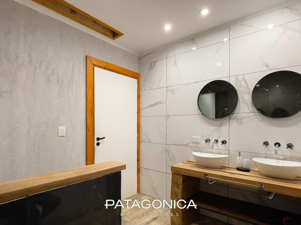 Venta Departamento 4 Ambientes de 140 m² con Vista Al Lago, V 2