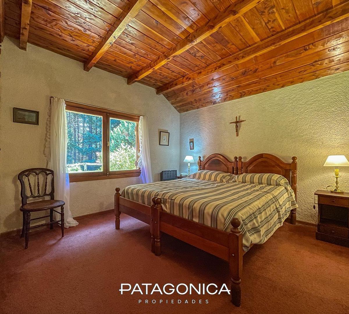 Venta Casa con Vivienda Para Cuidador, 200 m² Totales, en Barrio Privado Cumelen, Villa La Angostura 3