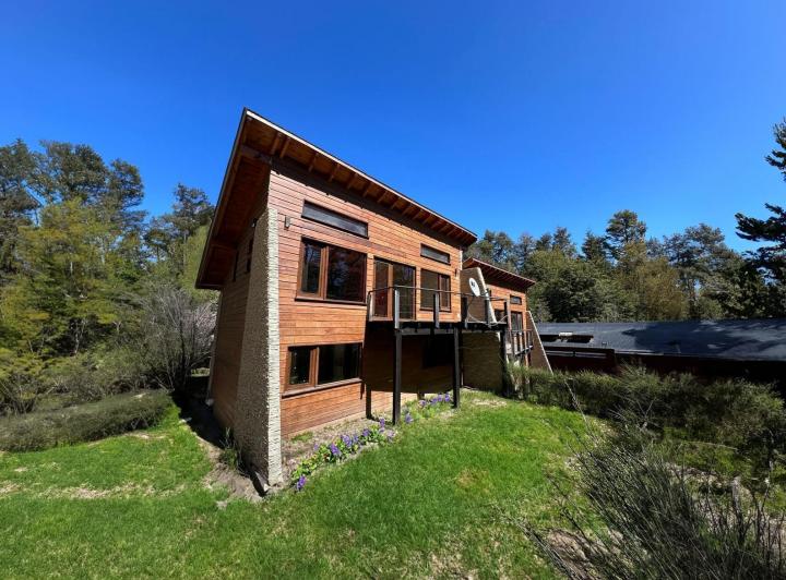 VENTA - Casa 100m2 con acceso a arroyo en el bosque - Barrio Epulafquen. 4